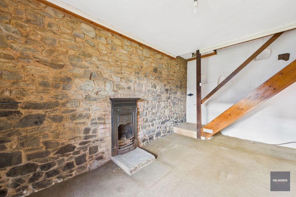 Property photo 2 of 21