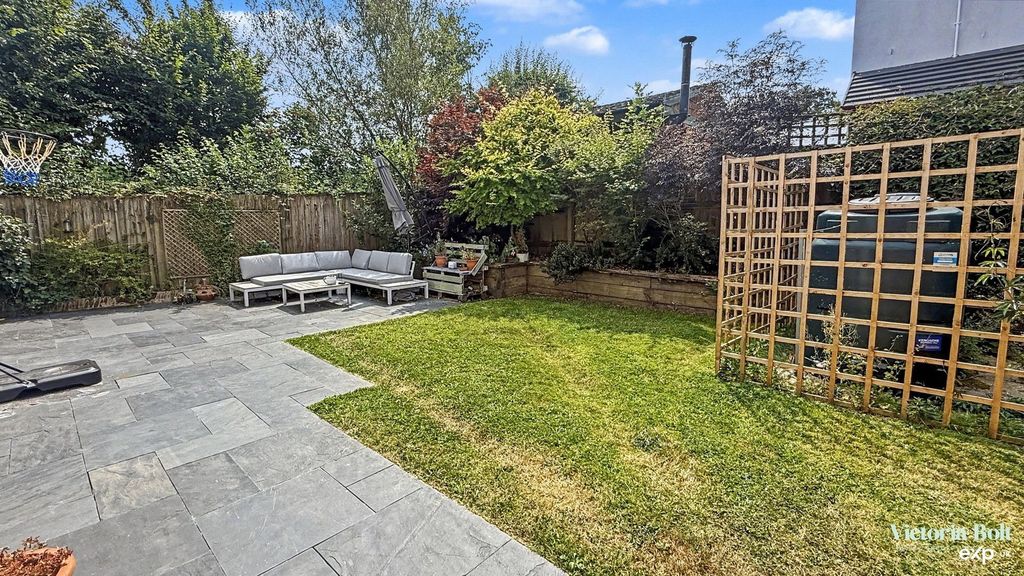 Property photo 2 of 24