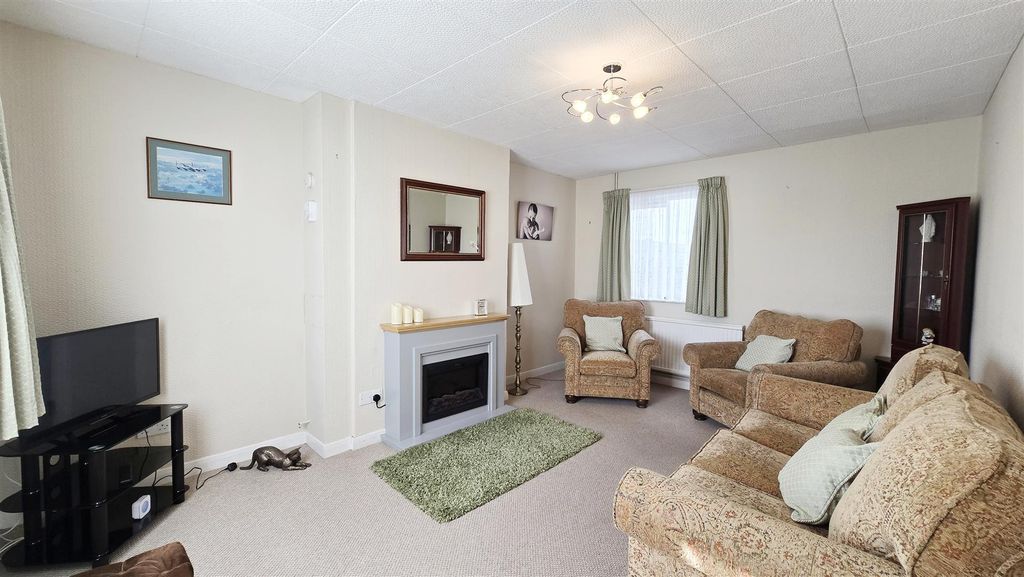 Property photo 2 of 19 Living Room