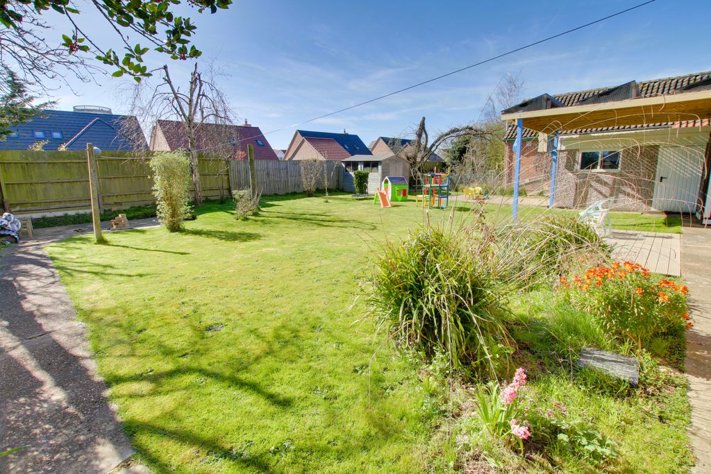 Property photo 3 of 16
