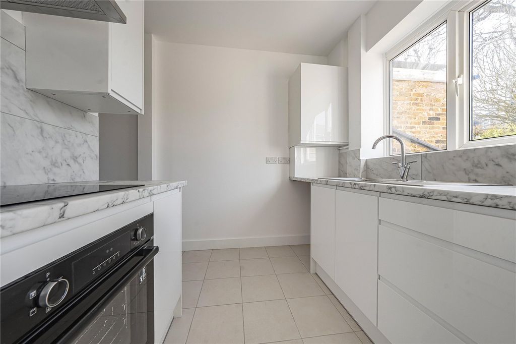 Property photo 3 of 12 Picture No. 12