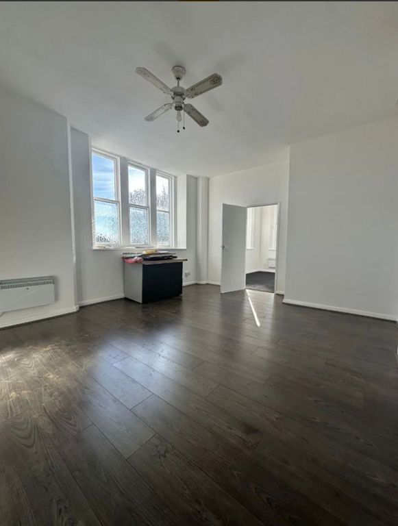 Property photo 2 of 3