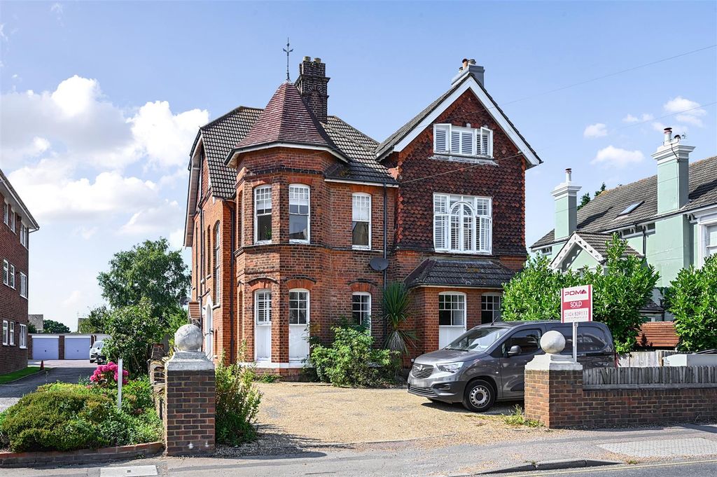 Property photo 1 of 25 50A Sedlescombe Road South- Tn380Tj (32).Jpg