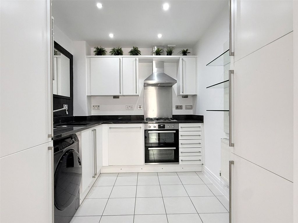 Property photo 3 of 16 Picture No. 17