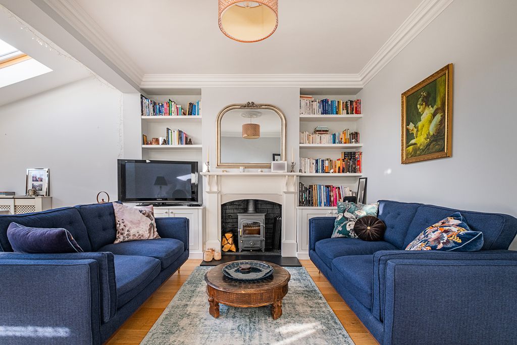 Property photo 2 of 14