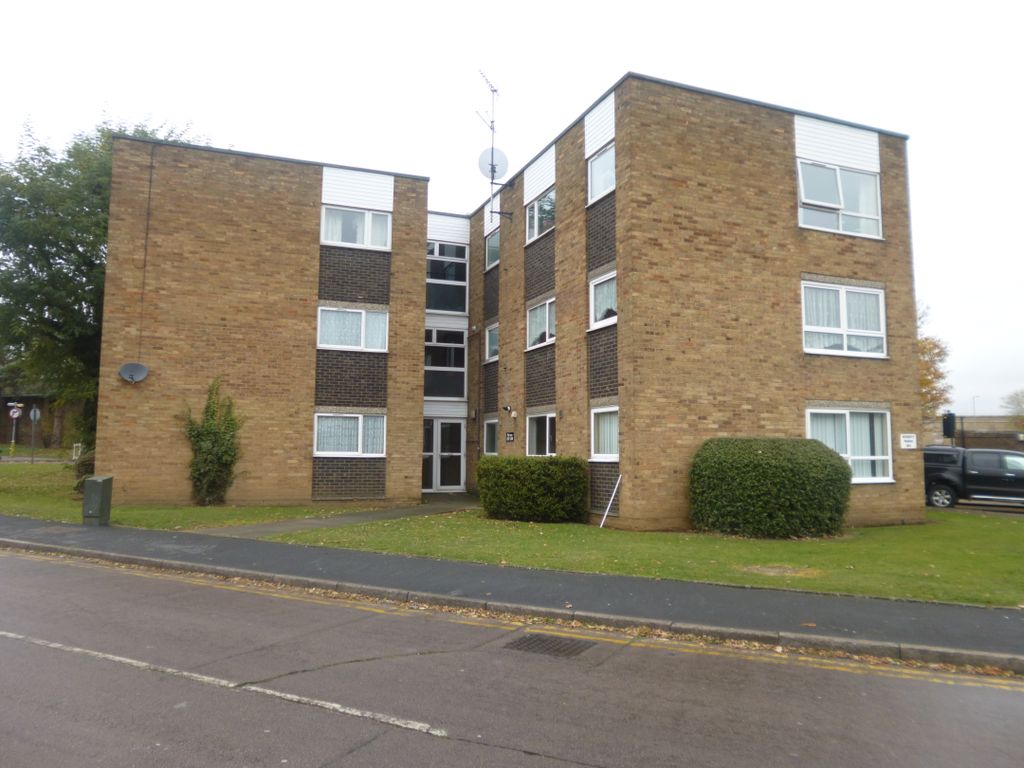 Property photo 1 of 6 2 Bed Flat To Rent Lampits, Hoddesdon En11