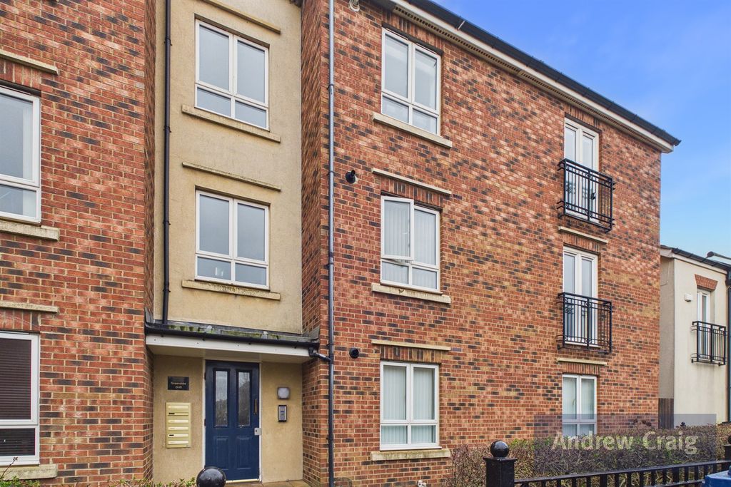 Property photo 1 of 15 (Main)