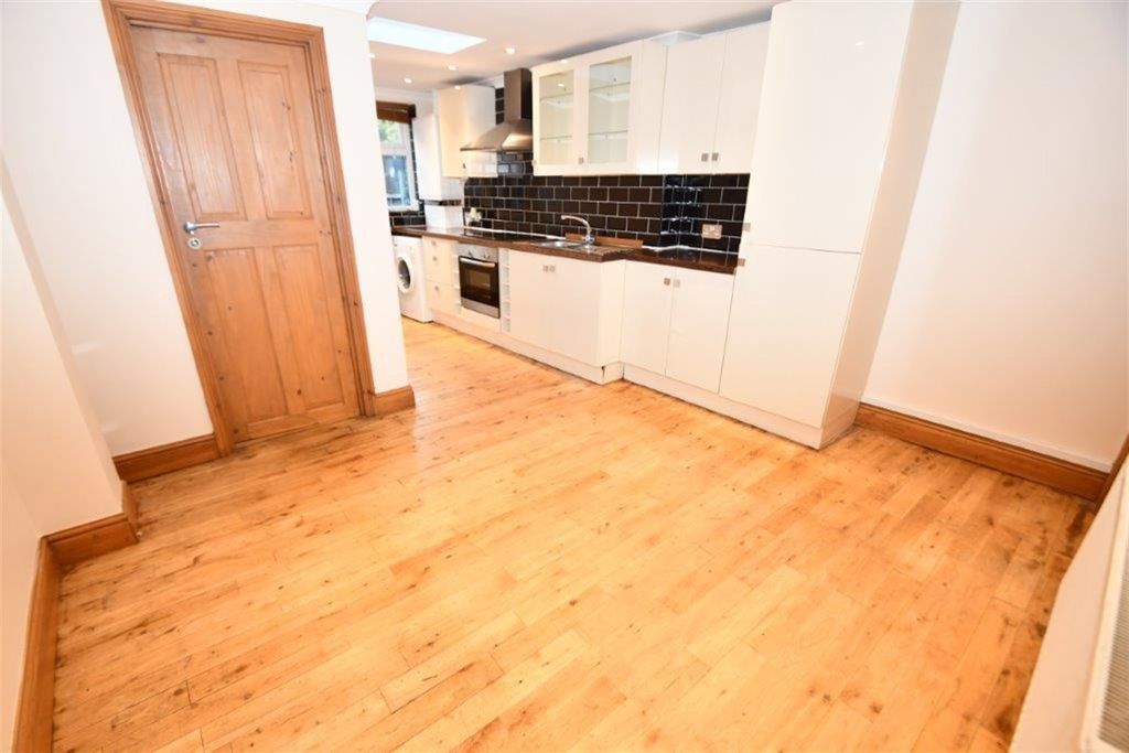 Property photo 2 of 7 Kitchen