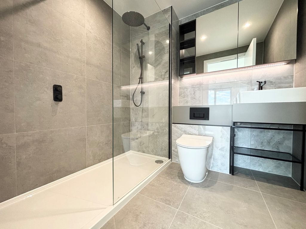 Property photo 3 of 9 Photo 2