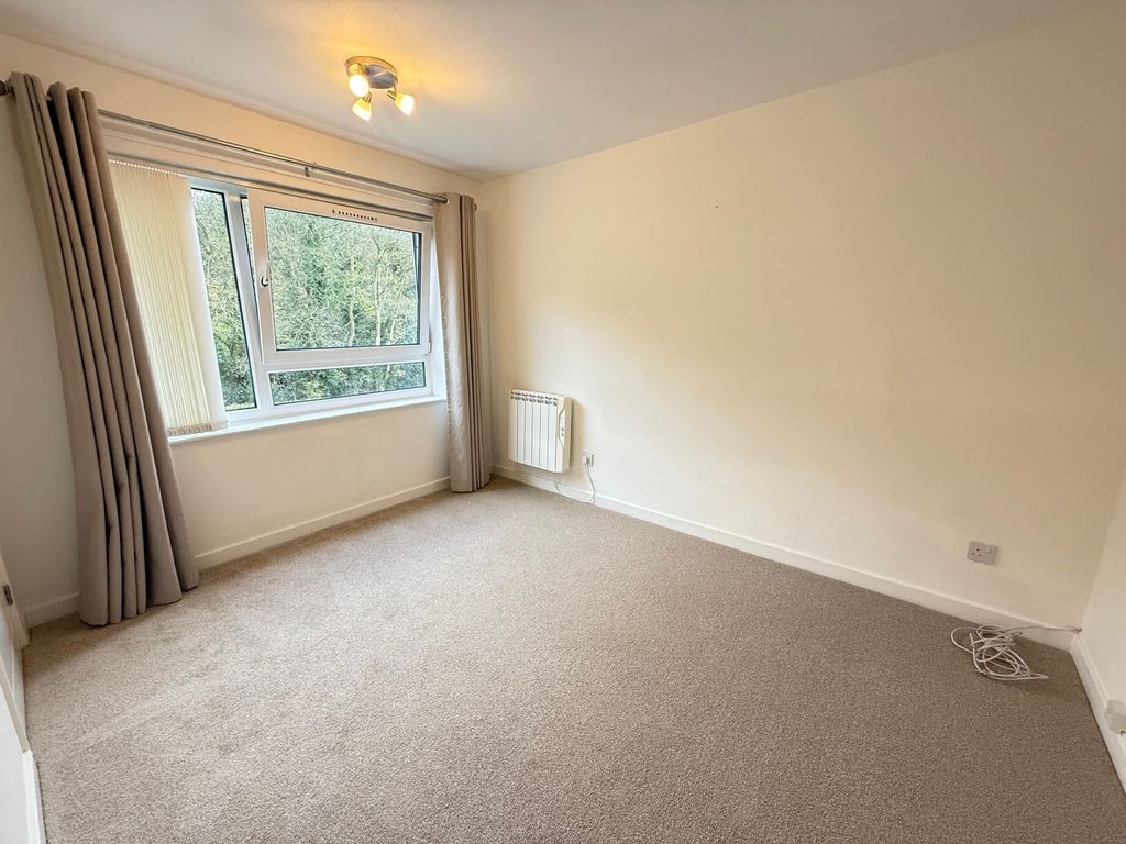 Property photo 3 of 6 Master Bedroom