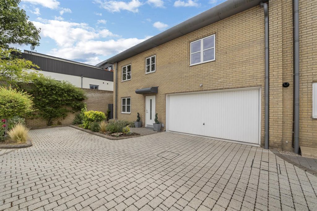 Property photo 1 of 31 Dcp_1828.Jpg
