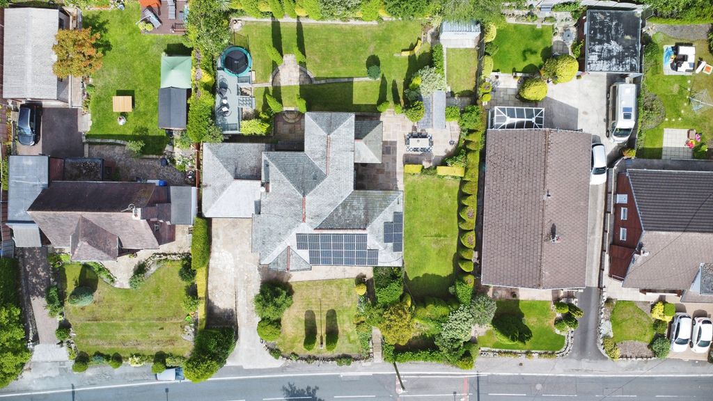 Property photo 3 of 31