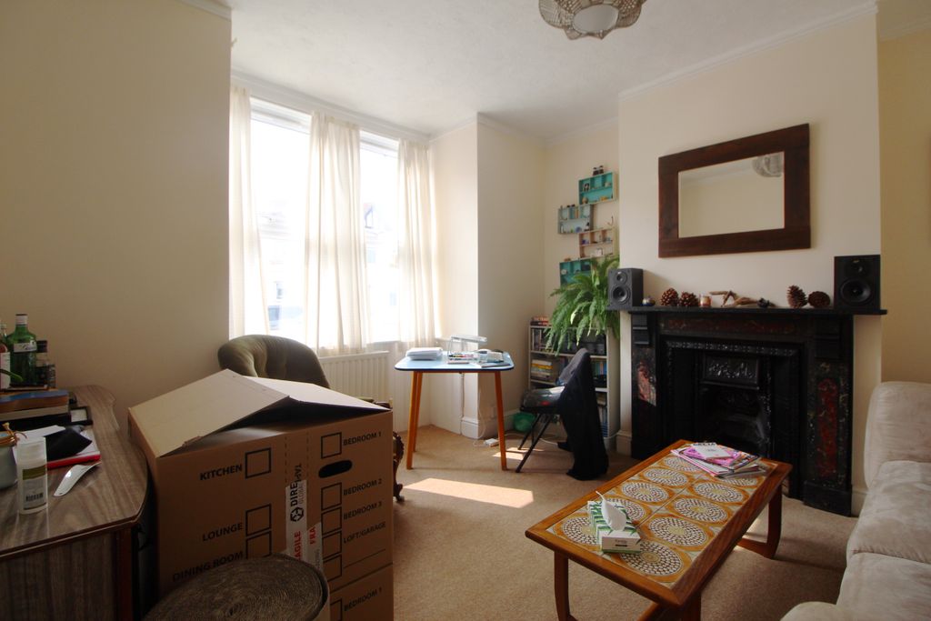 Property photo 2 of 7