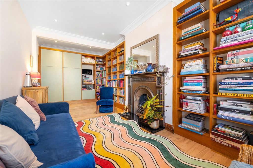 Property photo 3 of 15 Reception