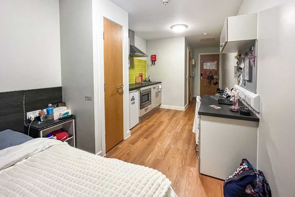 Property photo 2 of 16 115 Burgess House, 93-105 St. James Boulevard, Newcastle Upon Tyne Ne1 4Bw