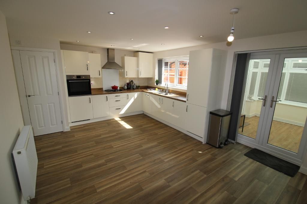 Property photo 2 of 20 Kitchen/Diner
