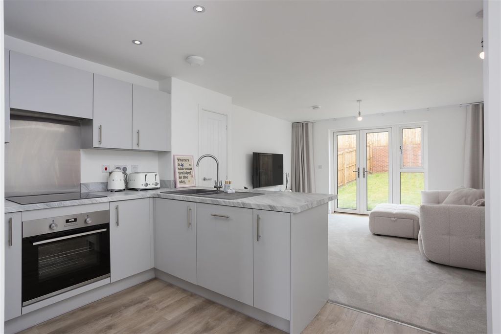 Property photo 3 of 21 00003.Jpg