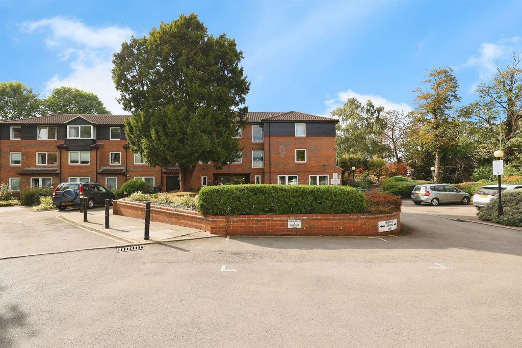 Property photo 1 of 17