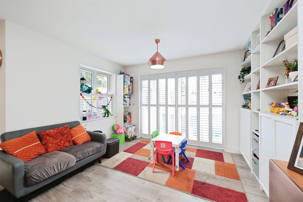 Property photo 3 of 15