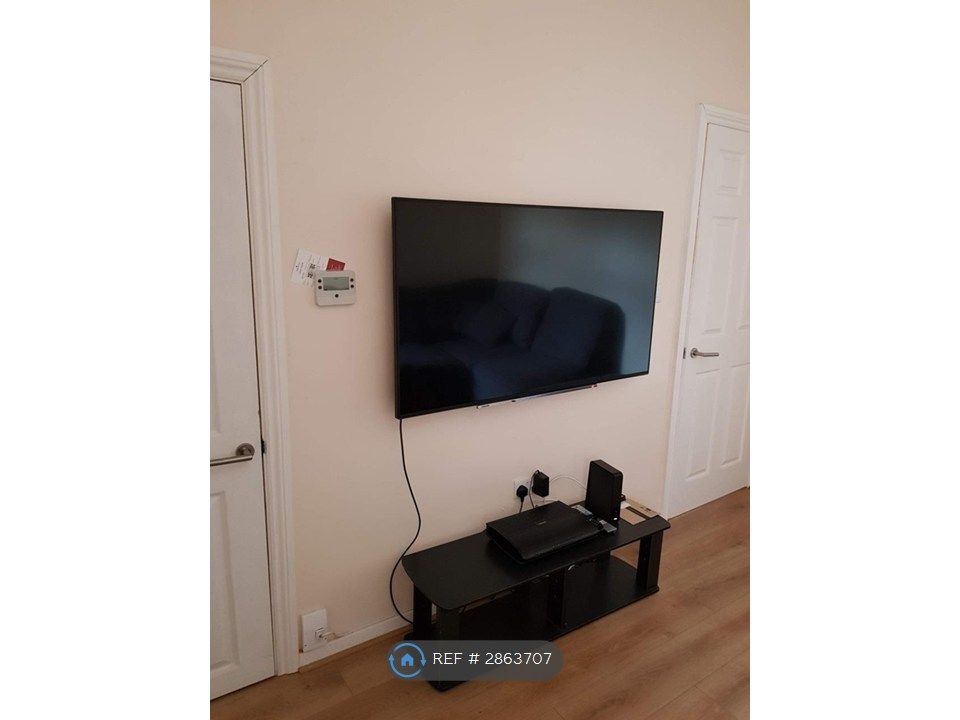 Property photo 3 of 22 Room 1 - d/S Front