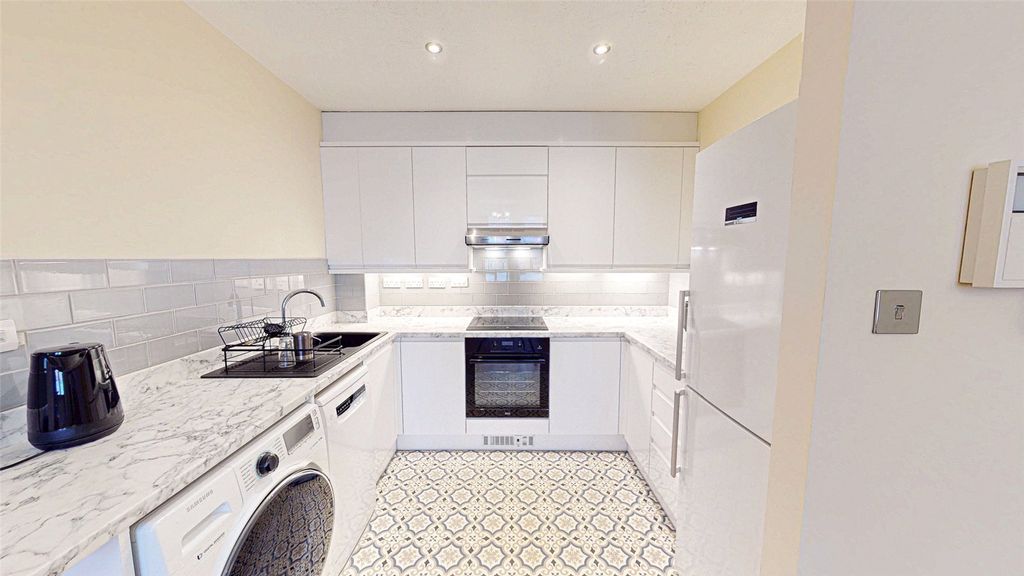 Property photo 3 of 12 Picture No. 02