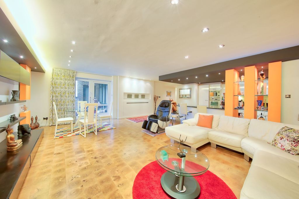 Property photo 2 of 13 9