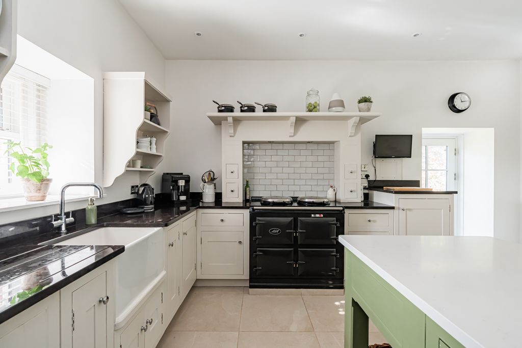 Property photo 3 of 39 Property Image 3