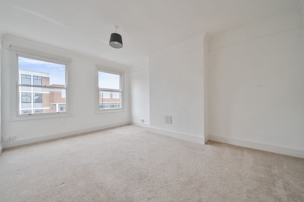 Property photo 1 of 11 1364151-3-68E4Ffd...