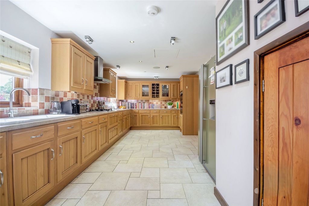 Property photo 2 of 42 Picture No. 93