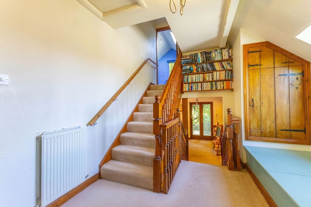 Property photo 3 of 43