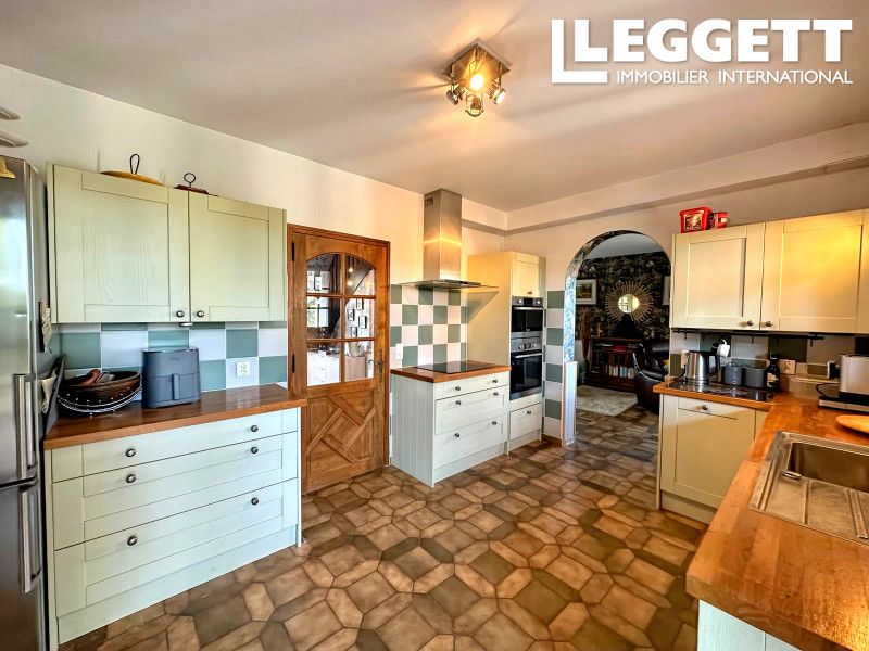 Property photo 3 of 10