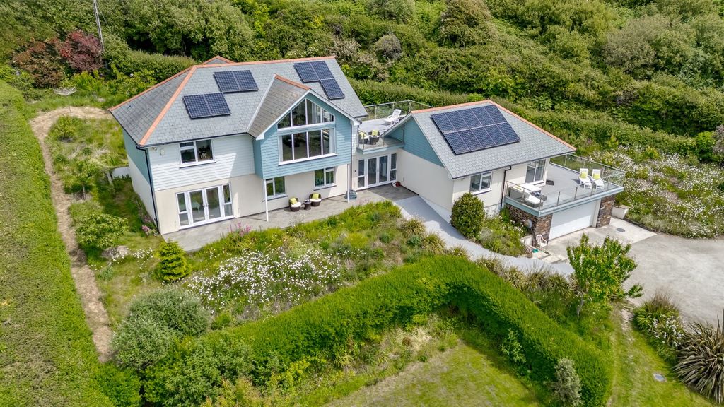 Property photo 1 of 34 Crellas