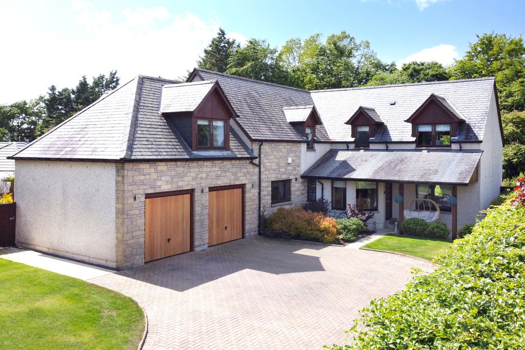 Property photo 1 of 39 Front Exterior