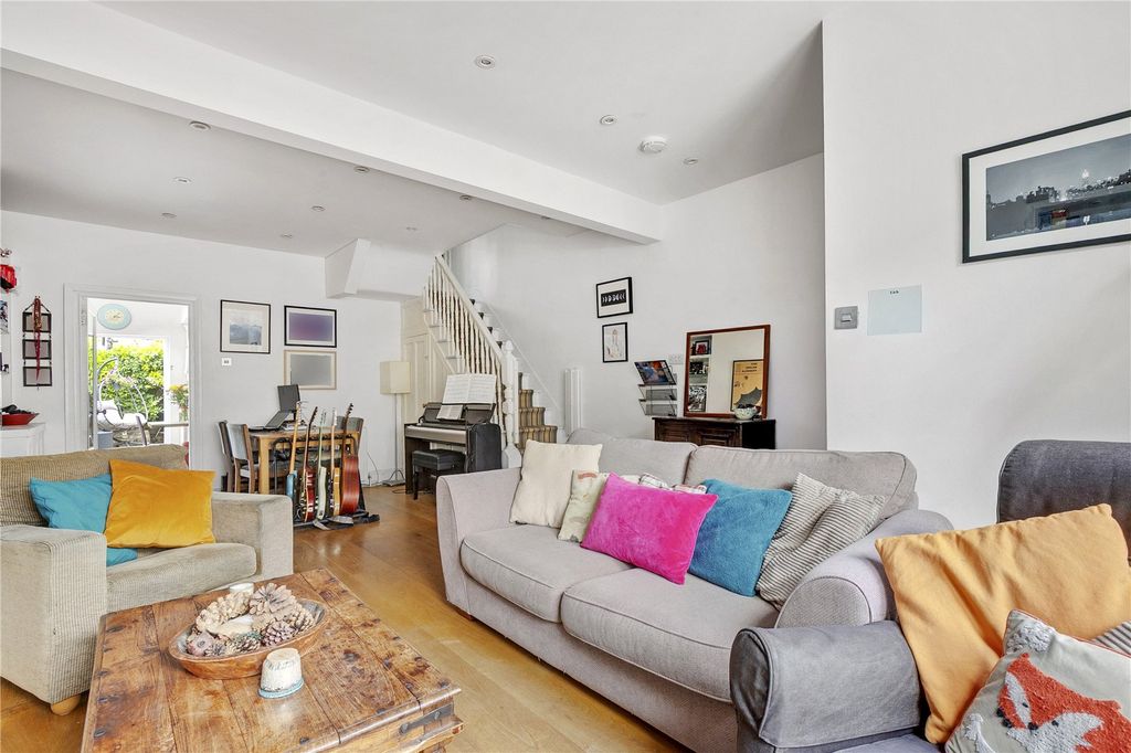 Property photo 2 of 11 Picture No. 14