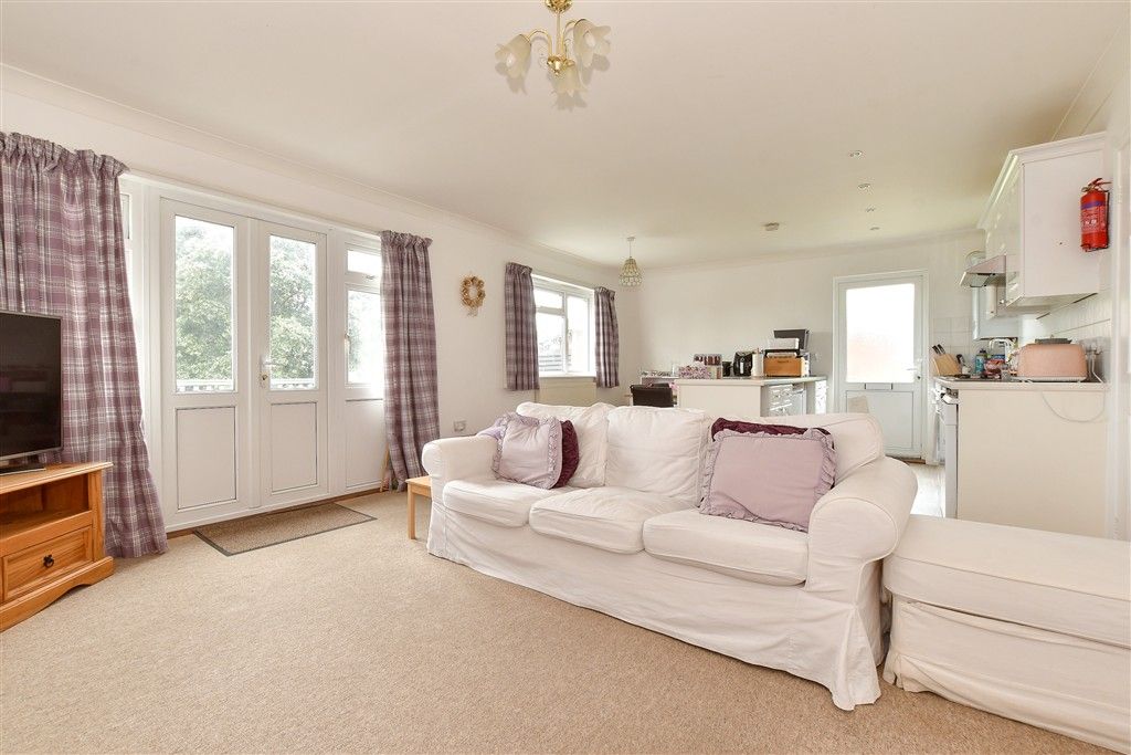 Property photo 1 of 11 Kitchen/ Living Area