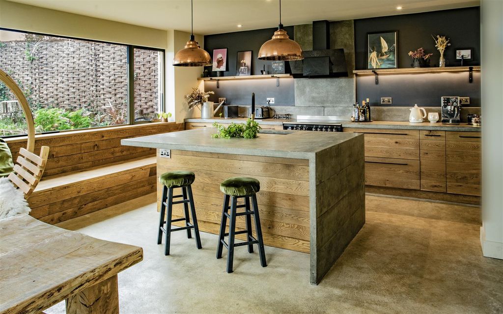 Property photo 3 of 18