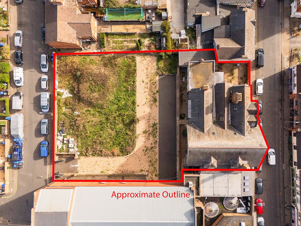 Property photo 2 of 12