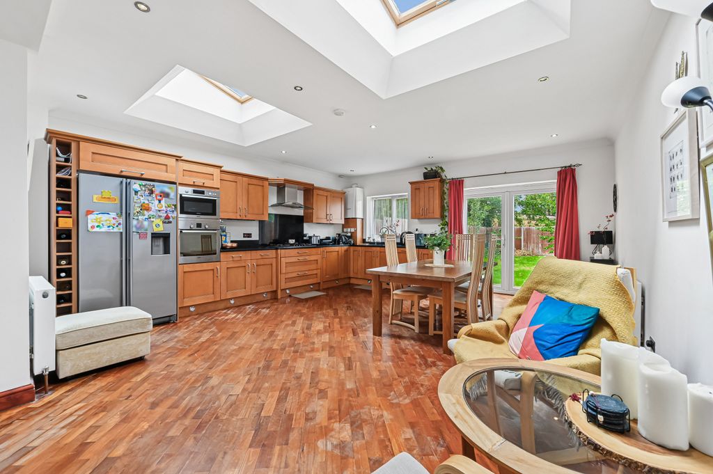 Property photo 3 of 17 Picture No. 18