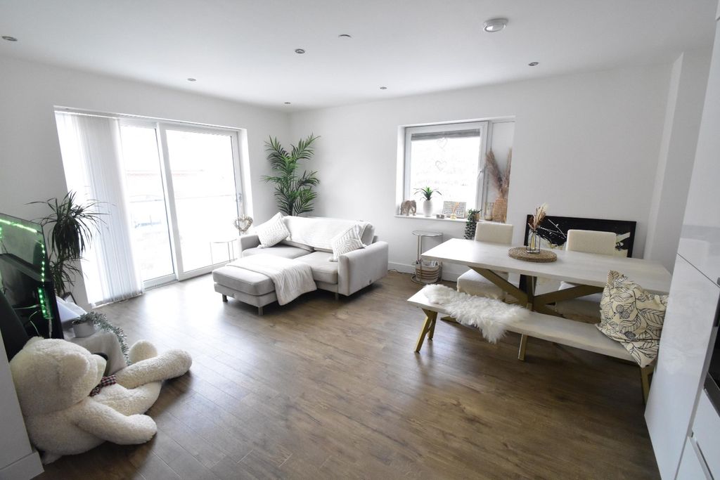 Property photo 2 of 9 2893512