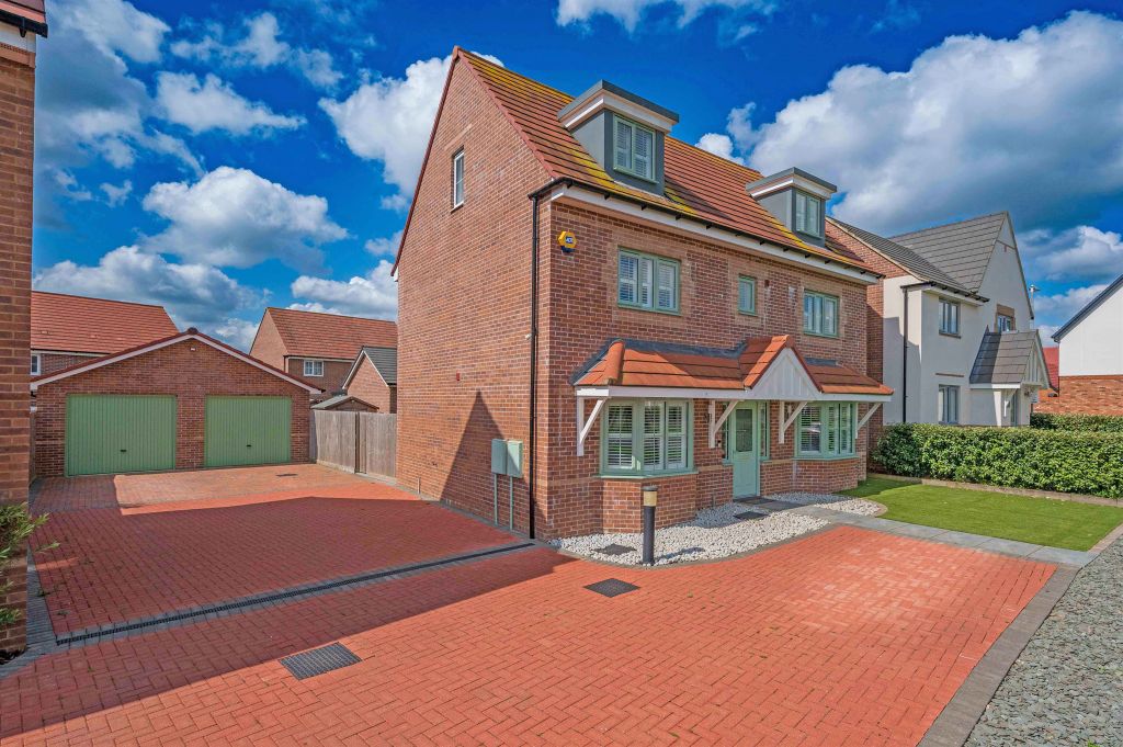 Property photo 1 of 16 Front