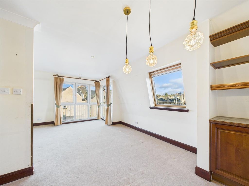 Property photo 2 of 16 Cam01486G0-Pr0915-Still016.Jpg