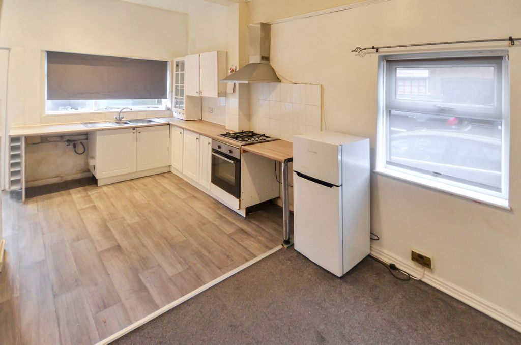 Property photo 3 of 9