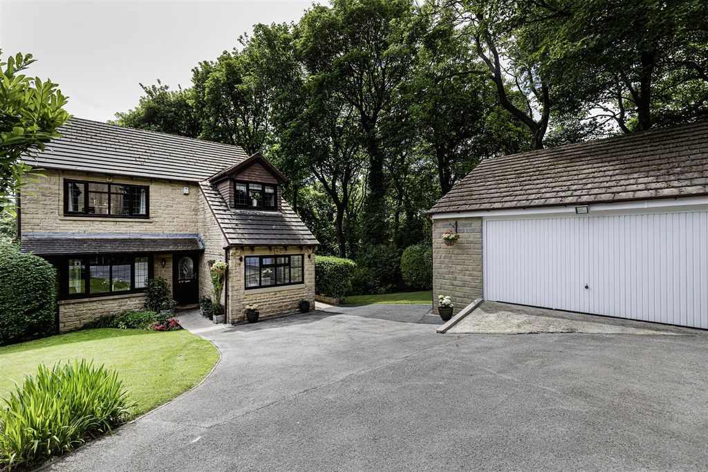 Property photo 1 of 40