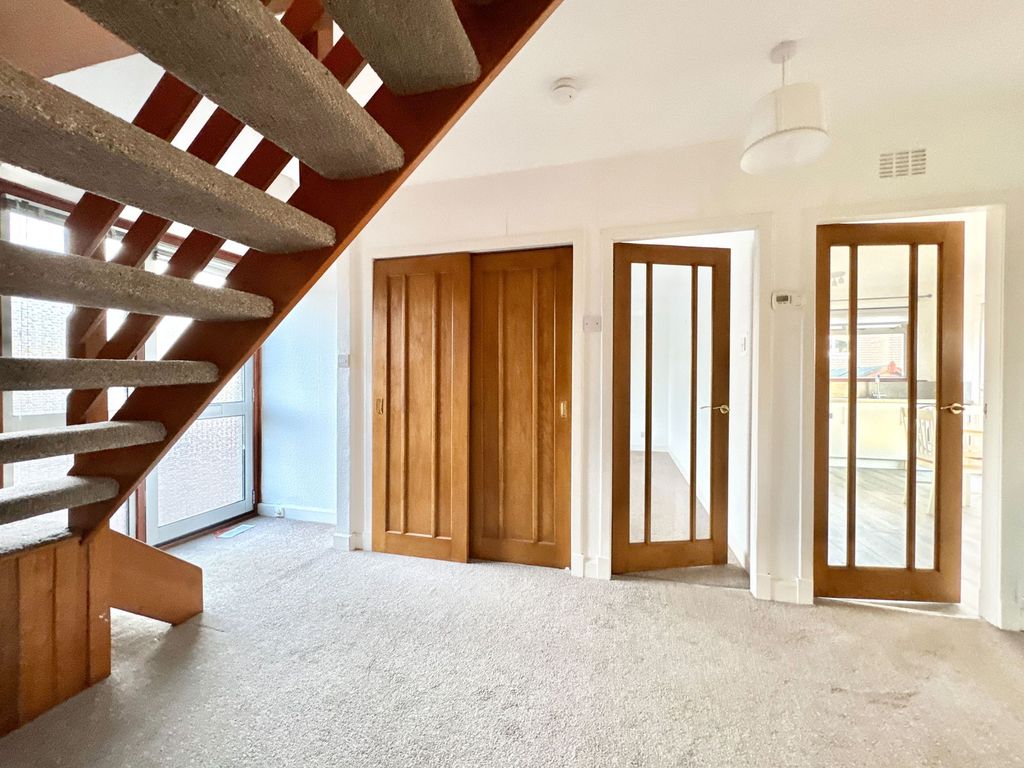 Property photo 3 of 25