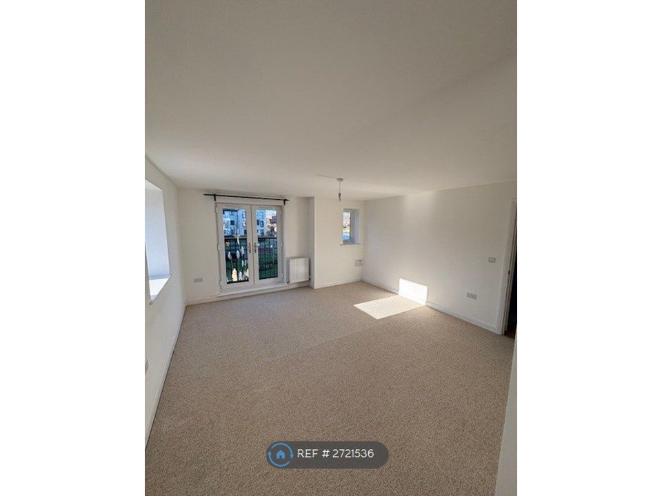 Property photo 3 of 12 Living Room