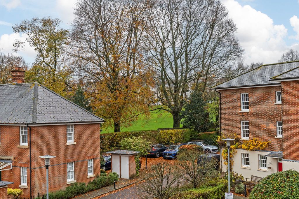 Property photo 3 of 11