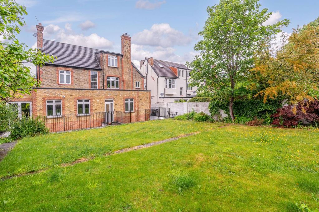Property photo 3 of 17
