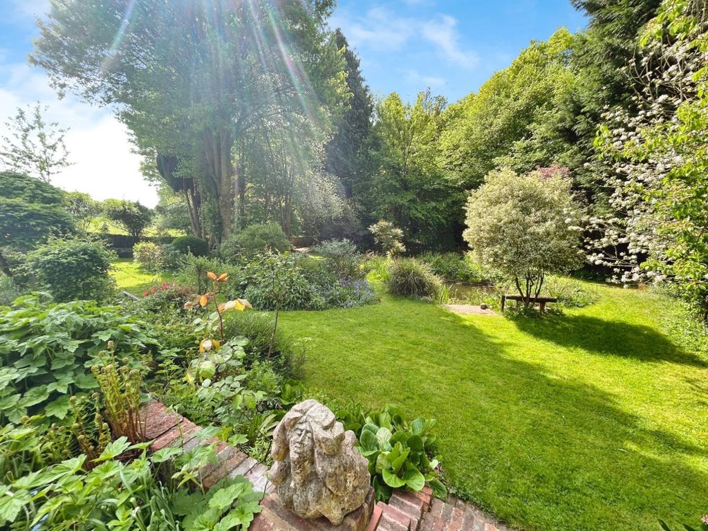 Property photo 2 of 24