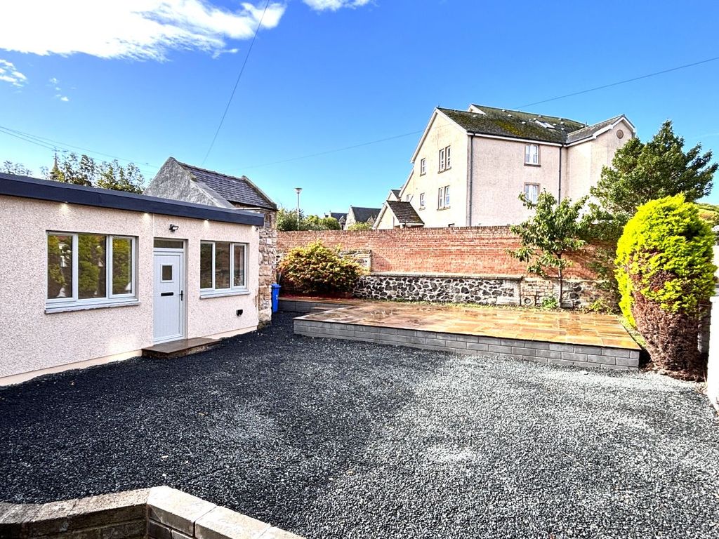 Property photo 2 of 36