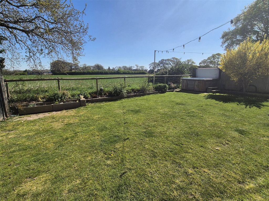 Property photo 2 of 15 Picture No. 21